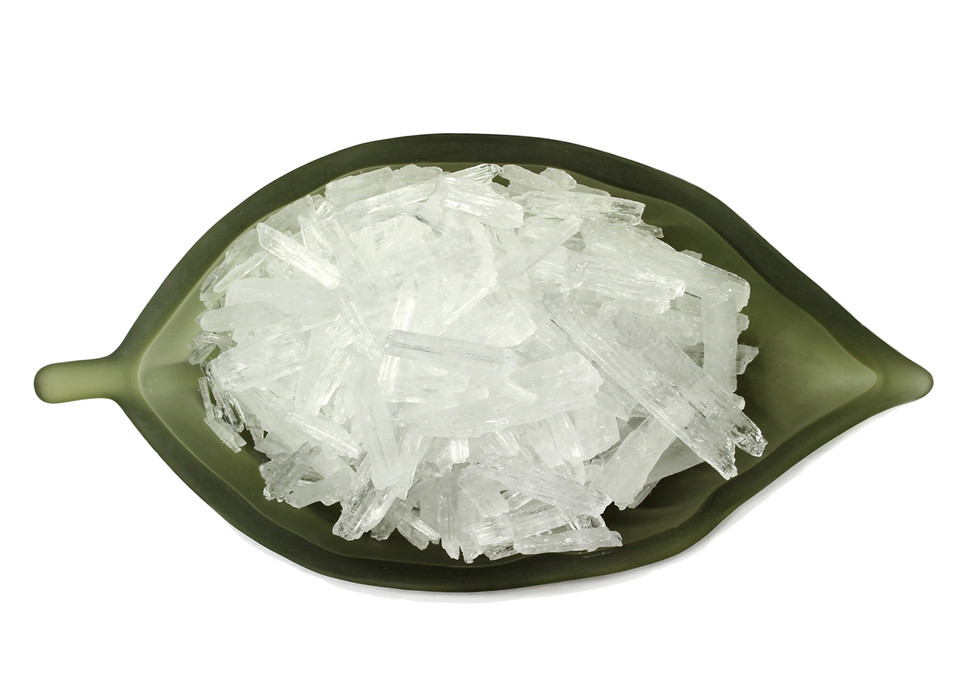 Menthol Crystals 2018 02 07  79656